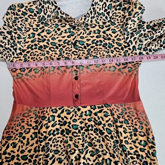 Reborn size Large mid length flowy leapord print, button front dress - Picture 3 of 14
